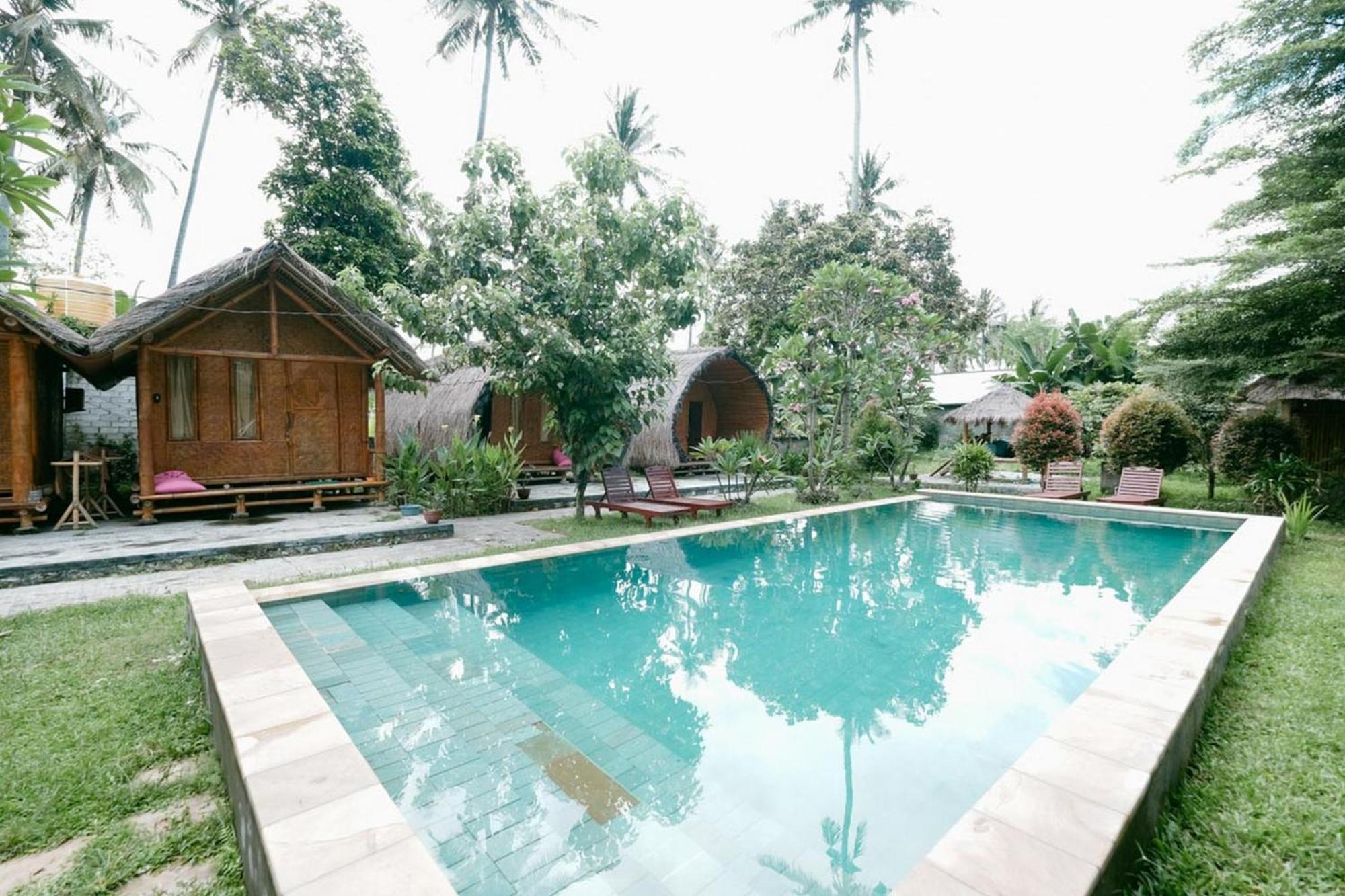 OYO 2039 Cici's Bungalow Mangsit Exterior foto
