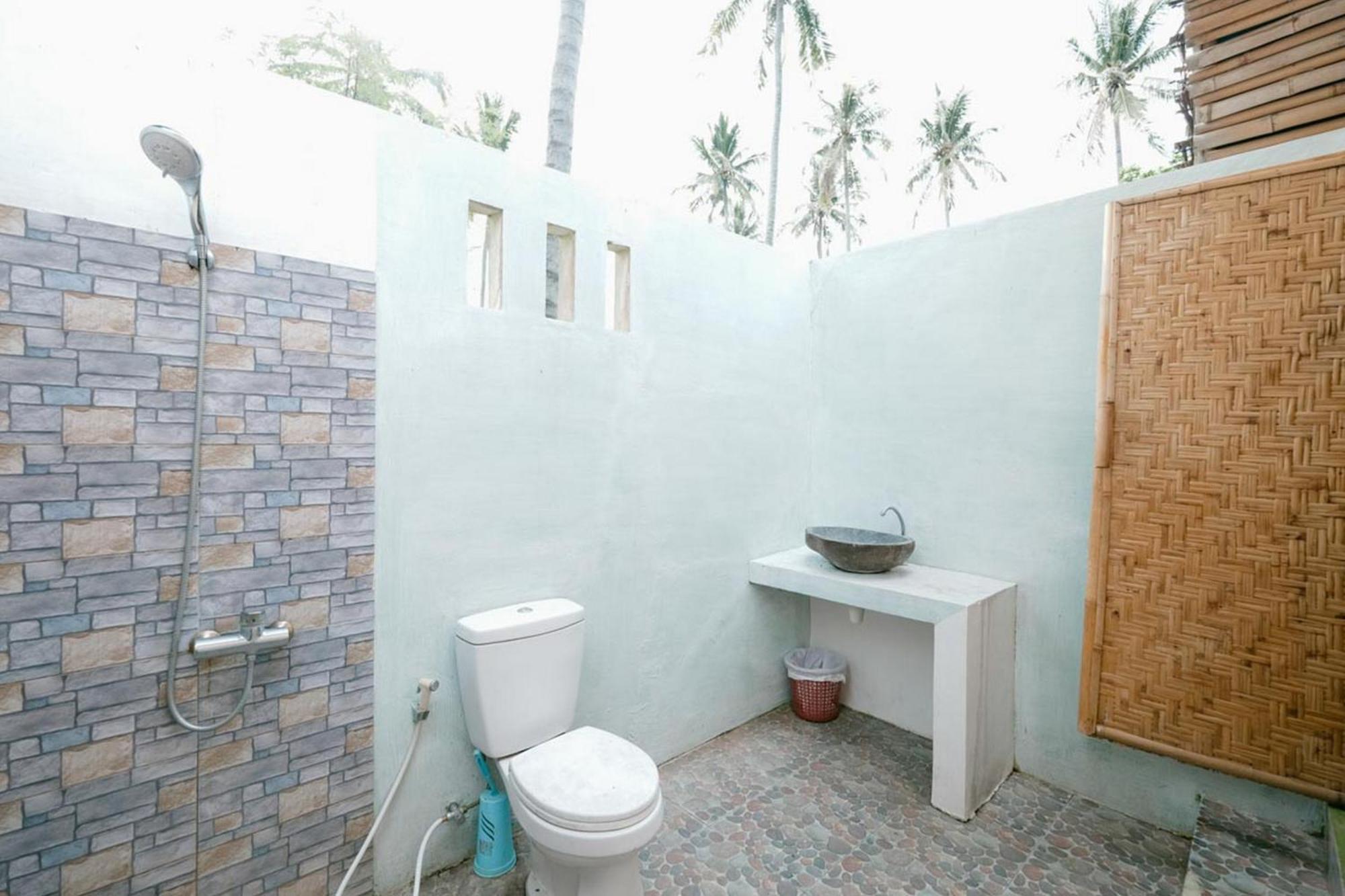OYO 2039 Cici's Bungalow Mangsit Exterior foto