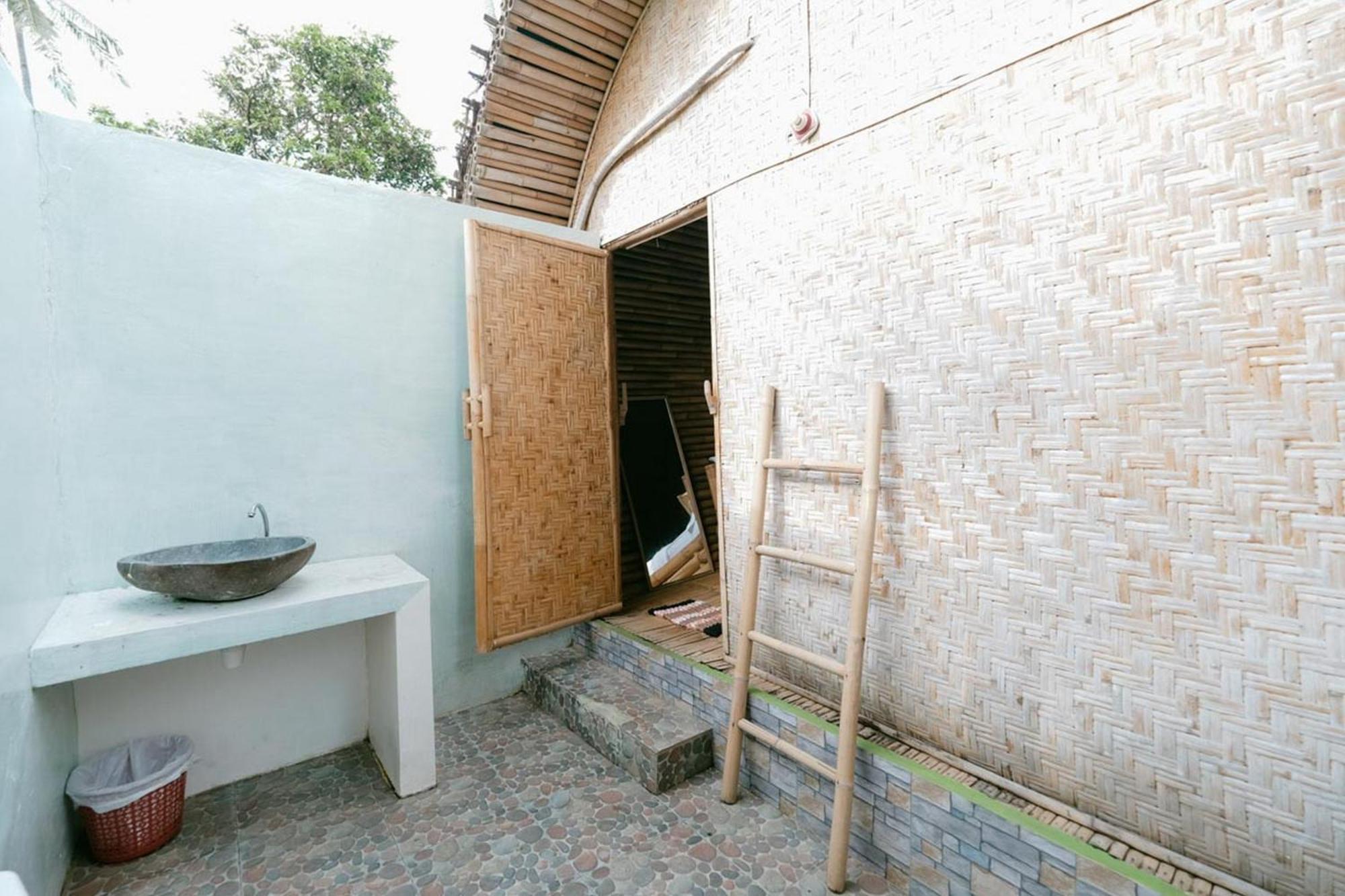 OYO 2039 Cici's Bungalow Mangsit Exterior foto